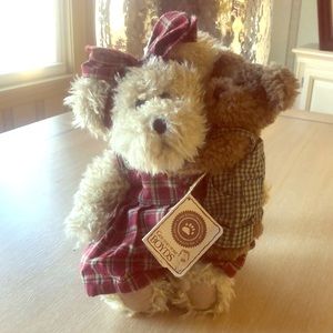 Retired Boyd’s Bears Momma McNew with Hugsley.